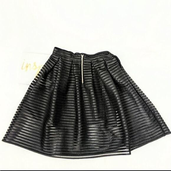 Freeway Apparel Black Mesh Line Zip A-Line Skirt - Picture 2 of 8